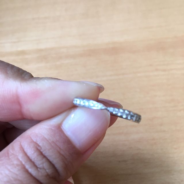 【ティファニー(Tiffany & Co.)の口コミ】 結婚指輪と言うことで、ずっと憧れていたティファニーで購入しました。
テ…