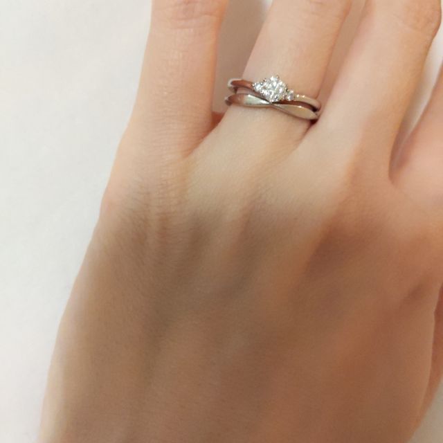 【銀座ダイヤモンドシライシの口コミ】 主人からのサプライズで頂きました（婚約指輪はいらないと言ってあったの…
