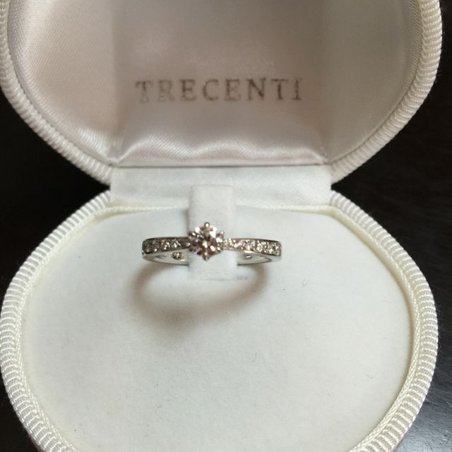 【TRECENTI(トレセンテ)の口コミ】 たくさんいろんな種類があり、かなり悩みました。TRECENTIはフローラシリ…