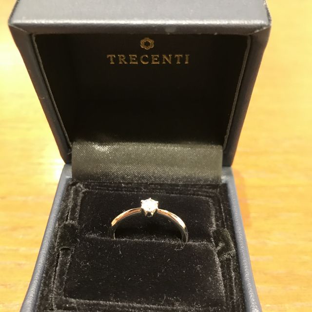 【TRECENTI(トレセンテ)の口コミ】 指輪のデザインがシンプルで普段使いにも使えそうだと思った。
つけ心地が…