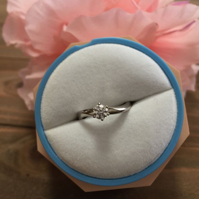 【銀座ダイヤモンドシライシの口コミ】 純度の高い証の、キューピッド模様とハート模様が鮮明に映し出されるダイ…