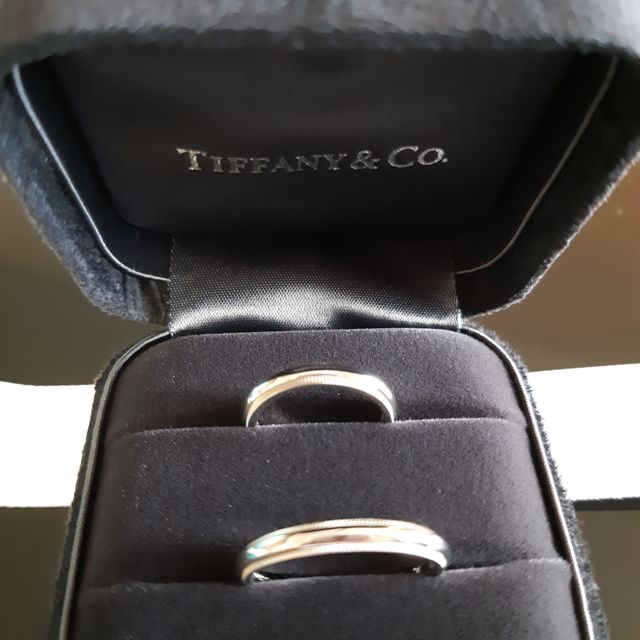【ティファニー(Tiffany & Co.)の口コミ】 シンプルなデザインで、旦那さんも着けていても恥ずかしくないデザインを…
