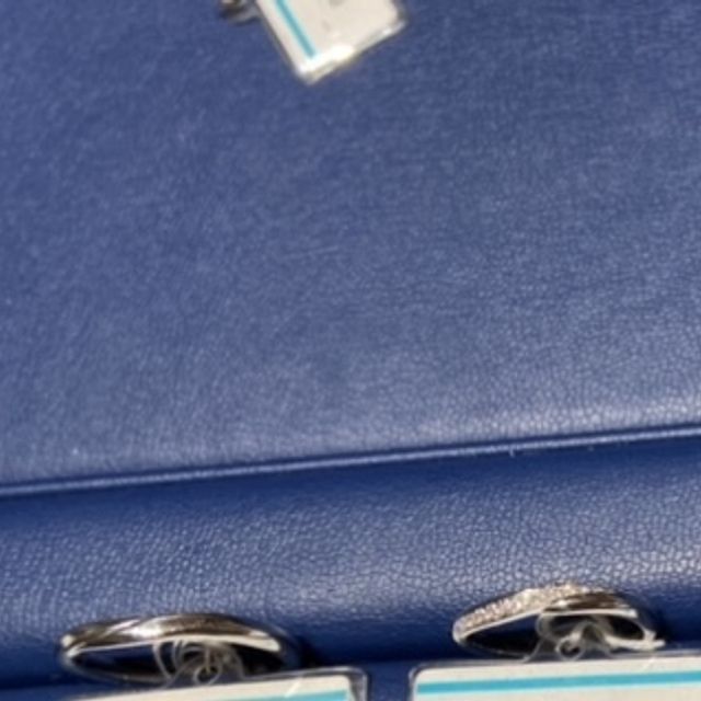 【銀座ダイヤモンドシライシの口コミ】 ダイヤモンドが綺麗に並べられており、輝きも綺麗でした。指に馴染む感じ…