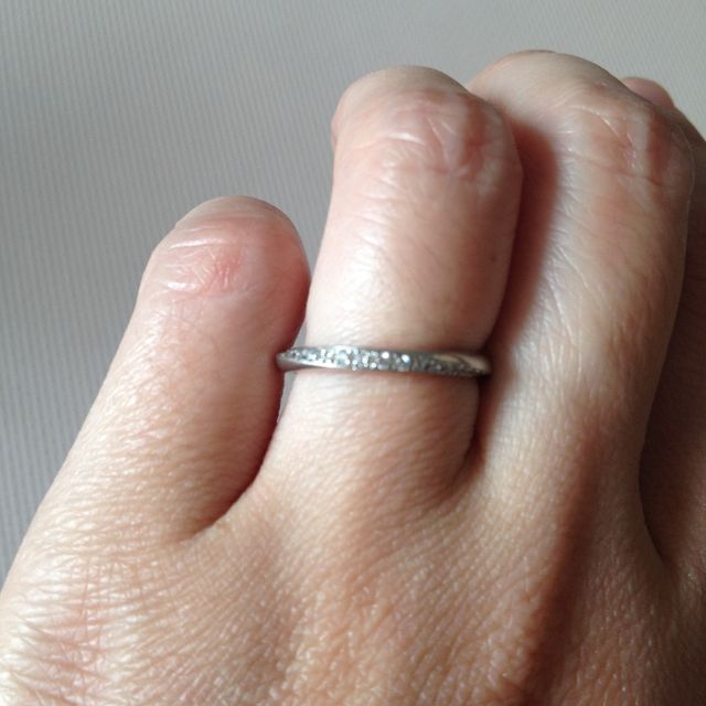 【銀座ダイヤモンドシライシの口コミ】 シンプルなデザインでダイヤモンドが少し入っているものを探していました…