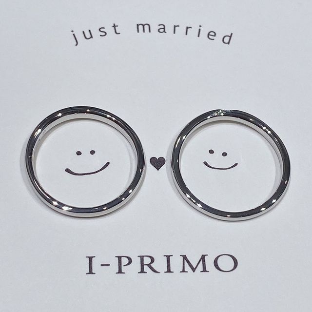 【アイプリモ(I-PRIMO)の口コミ】 デザインがとても可愛く、
どの角度から見てもキラキラしていて綺麗にみえ…