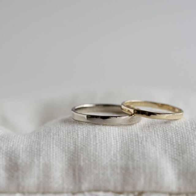 【hitotsuchi(ヒトツチ)の口コミ】 シンプルで手に馴染むだけでなく、他の装飾品とも合わせやすいものを探し…