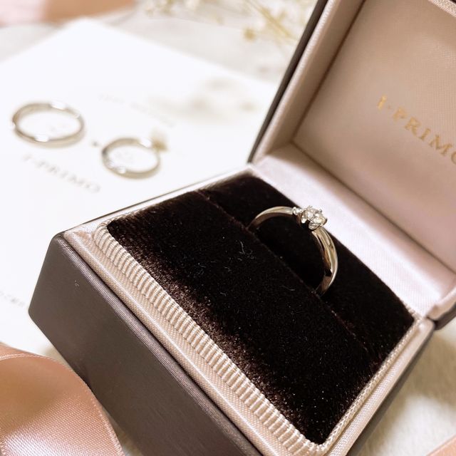 【アイプリモ(I-PRIMO)の口コミ】 結婚指輪と婚約指輪を同時購入しました。シンプル＋ウェーブがかったデザ…