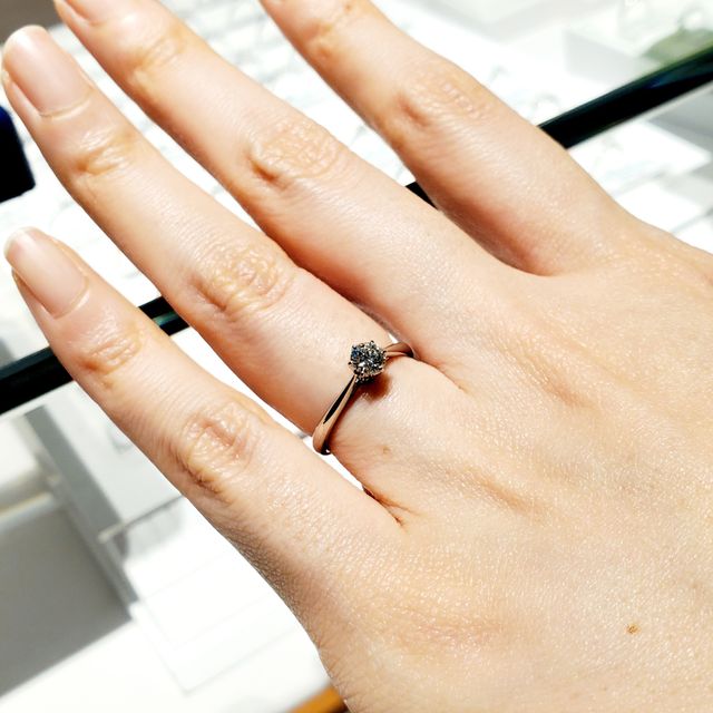 【銀座ダイヤモンドシライシの口コミ】 ダイヤモンドなら銀座ダイヤモンドシライシが有名だったのでこの店と決め…