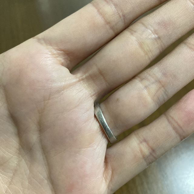 【ヴァンドーム青山(VENDOME AOYAMA)の口コミ】 シンプルだけど、石が連なってついているもの。そして形はストレートなデ…