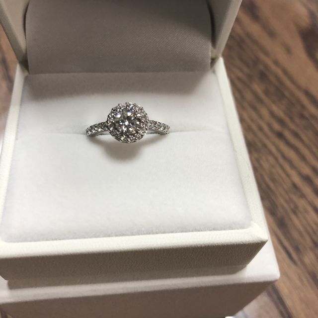 【宝寿堂(ほうじゅどう)の口コミ】 理想とする指輪のデザインが予算内に収まる値段で提供してくれたことが決…