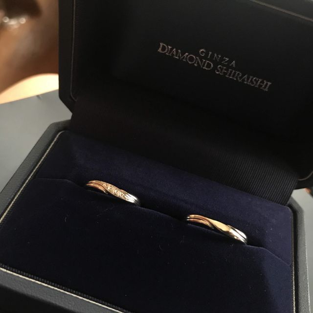 【銀座ダイヤモンドシライシの口コミ】 ダイヤがついていてウェーブがかったデザイン、プラチナの素材が候補でし…