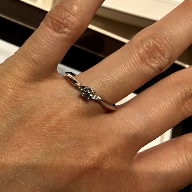 【俄(にわか)の口コミ】 和風なデザインの指輪が多いイメージでした。名前もザ・日本っていう感じ…