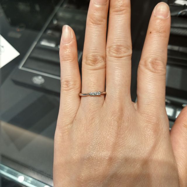 【エクセルコダイヤモンド(EXELCO DIAMOND)の口コミ】 飽きのこないデザインで長く着けたくなると思った。
普段は着ける予定では…