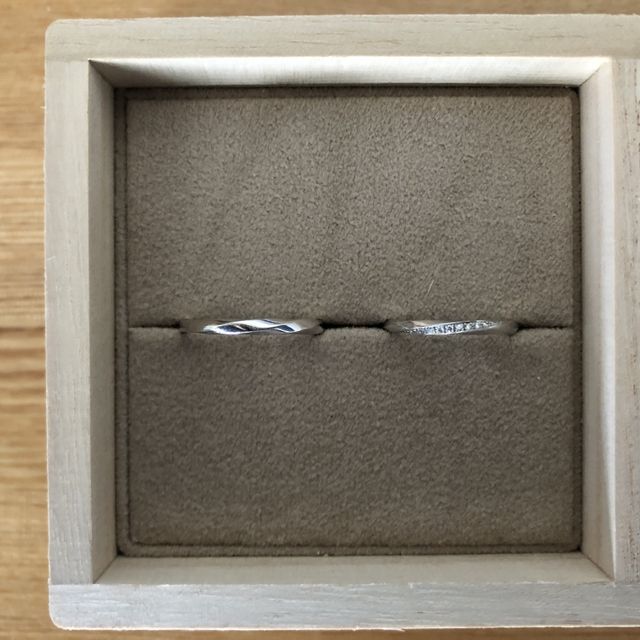 【YUKA HOJO(ユカホウジョウ)の口コミ】 ジュエリーが斜めに見えるデザインがよくて色々見て回りました。つけ心地…