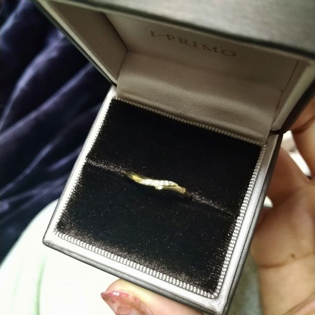 【アイプリモ(I-PRIMO)の口コミ】 イギリス王室に憧れて、ゴールドの指輪を探していました。店舗には多くの…