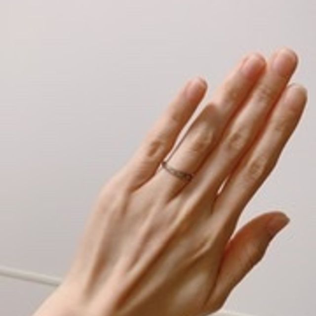 【銀座ダイヤモンドシライシの口コミ】 普段から着けるのでシンプルな指輪が欲しいと思っていたところ、着け心地…