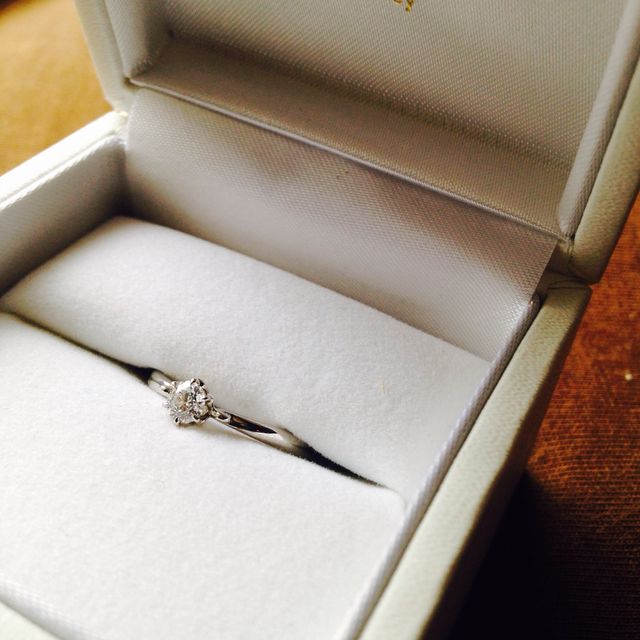 【ディズニー(Disney)の口コミ】 蓮の花のモチーフが気に入って。
ありきたりでないデザインの指輪を求めて…