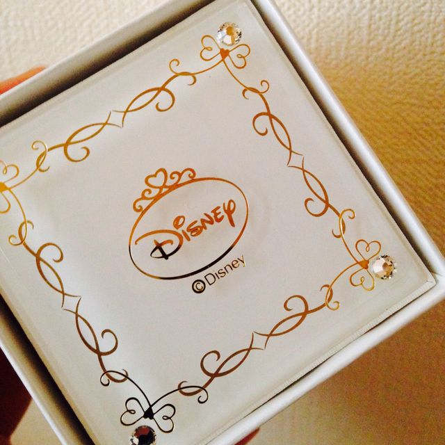 【ディズニー(Disney)の口コミ】 蓮の花のモチーフが気に入って。
ありきたりでないデザインの指輪を求めて…