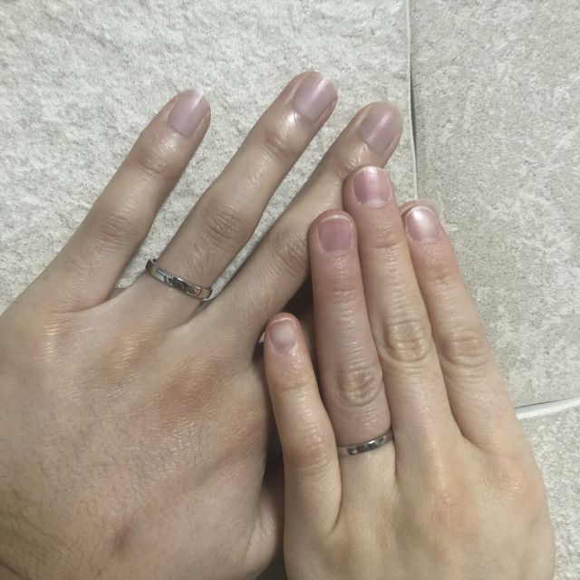 【銀座ダイヤモンドシライシの口コミ】 妻の指がぷにぷになので、指輪をしていてもぷにぷにが目立たない、かつ、…