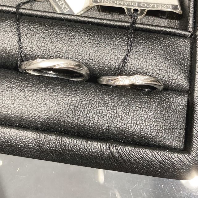 【エクセルコダイヤモンド(EXELCO DIAMOND)の口コミ】 プラチナの綺麗なラインと、中央のダイヤモンドがとても映えます。着ける…