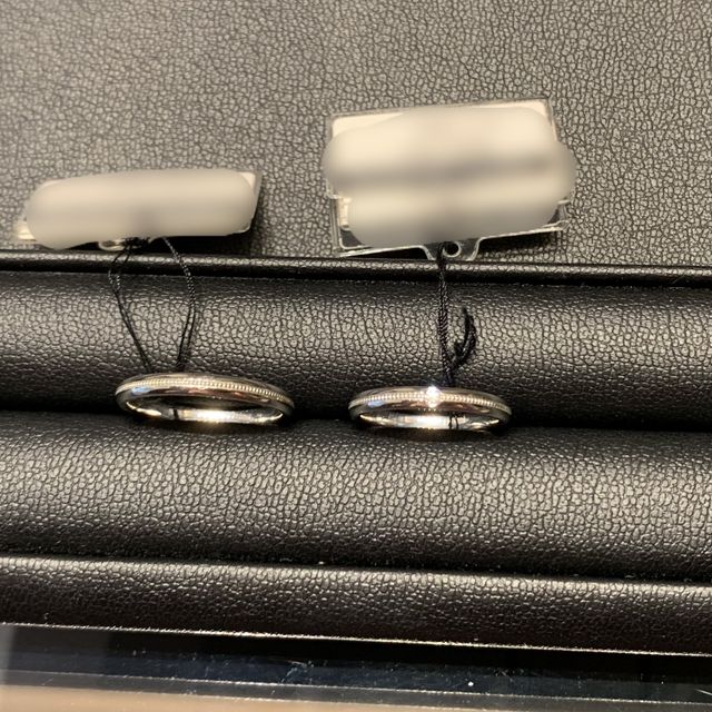 【エクセルコダイヤモンド(EXELCO DIAMOND)の口コミ】 ミル打ちデザインが決め手でした。
光の反射が綺麗だったのと、「子宝、永…