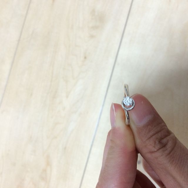 【STAR JEWELRY(スタージュエリー)の口コミ】 シンプルで飽きのこないデザインです！
普段女の子らしい格好をしなかった…