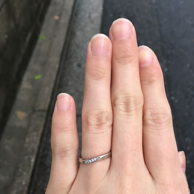 【4℃ BRIDAL(ヨンドシーブライダル)の口コミ】 普段指輪やアクセサリーをつける習慣がなく、服装もしれカジュアルなもの…