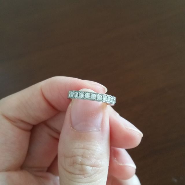 【ジュエリーハナジマの口コミ】 元々指のサイズが3.5号と小さいためオーダーメイドを考えていて婚約指輪も…