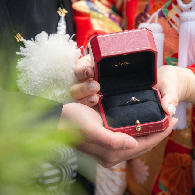 【カルティエ(Cartier)の口コミ】 プロポーズ時の夫からのサプライズなので、夫の決め手ですが、装飾品やハ…