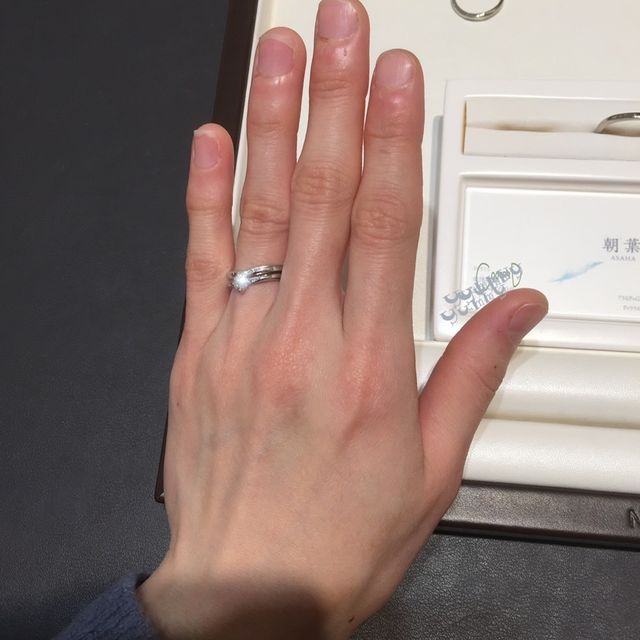 【俄(にわか)の口コミ】 結婚指輪とのセットリングで朝葉という指輪のハードプラチナを試着しまし…