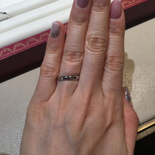 【カルティエ(Cartier)の口コミ】 ロゴ入りダイヤ一粒は丸みのある柔らかい雰囲気でつけ心地が大変良かった…