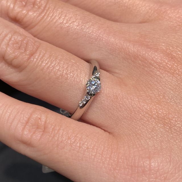 【アイプリモ(I-PRIMO)の口コミ】 普段から使いやすく、ストレートタイプ、手の大きな私でも似合う物を探し…