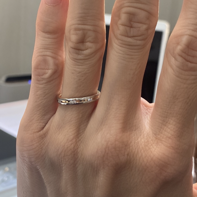 【アイプリモ(I-PRIMO)の口コミ】 ・コンビネーションの指輪は真ん中がピンクゴールドでまた、ちょうど良い…