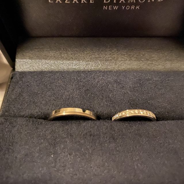 【ラザール ダイヤモンド(LAZARE DIAMOND)の口コミ】 丸みが少なく、ダイヤが並んでいる指輪を探していました。派手すぎず、地…