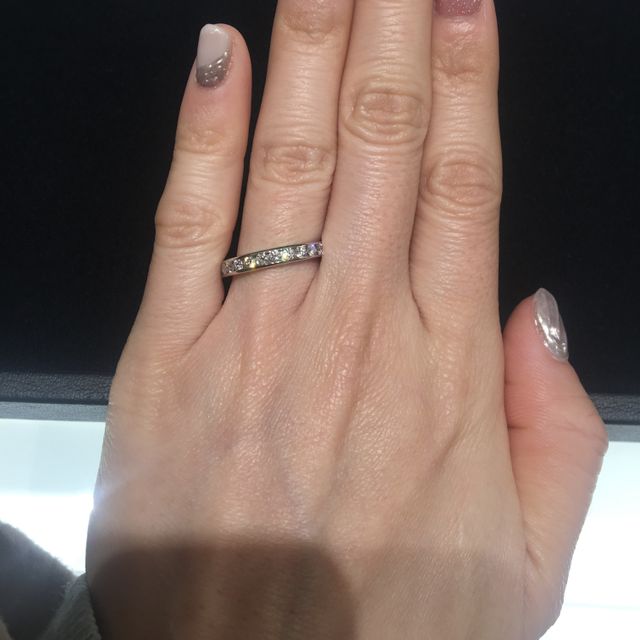 【ティファニー(Tiffany & Co.)の口コミ】 ハーフエタニティの指輪を見せていただきました。あの有名なハーモニーを…