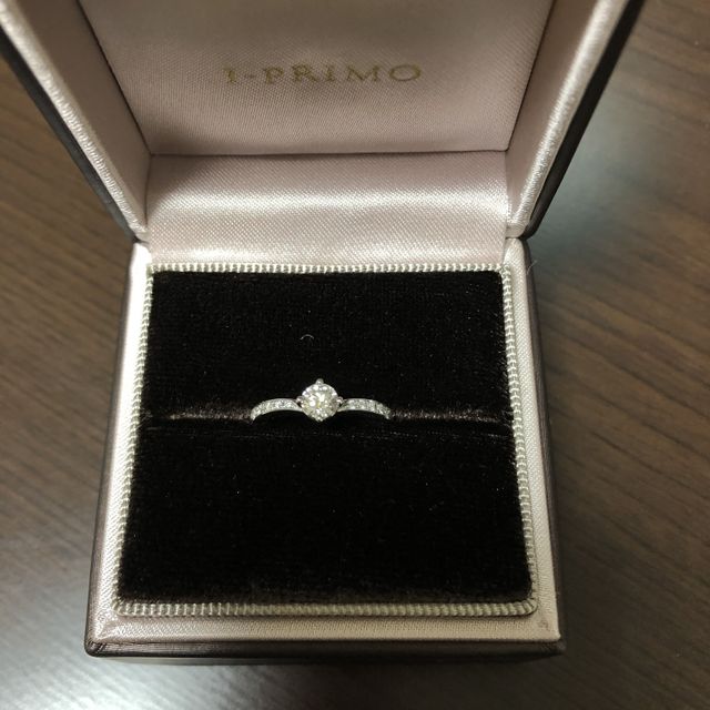 【アイプリモ(I-PRIMO)の口コミ】 自分の指が、細身で長いため、より指が綺麗に見えるデザインを探していま…