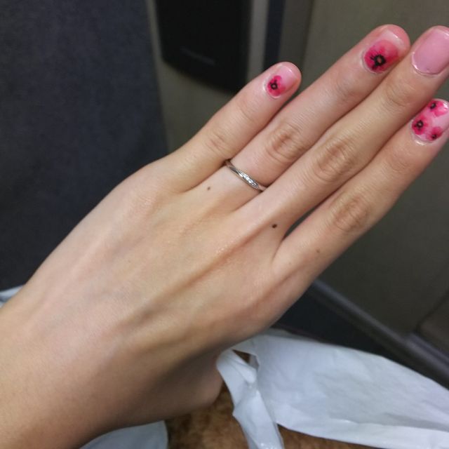 【アンジェリックフォセッテ(Angelique Fossette)の口コミ】 手が小さくて、指も細目なので、ごつごつしないような細目のデザインを希…