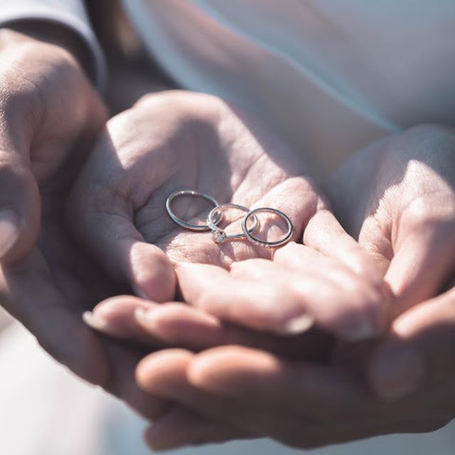 【4℃ BRIDAL(ヨンドシーブライダル)の口コミ】 ダイヤがついているものがよかったのですが、派手すぎない普段使いできる…