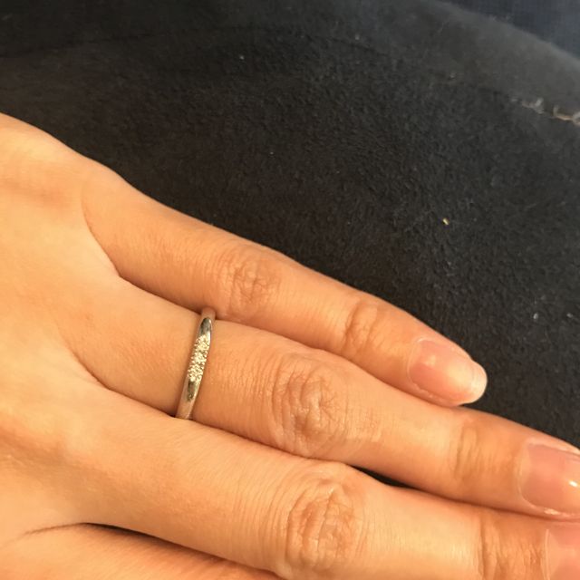 【4℃ BRIDAL(ヨンドシーブライダル)の口コミ】 ダイヤがついているものがよかったのですが、派手すぎない普段使いできる…