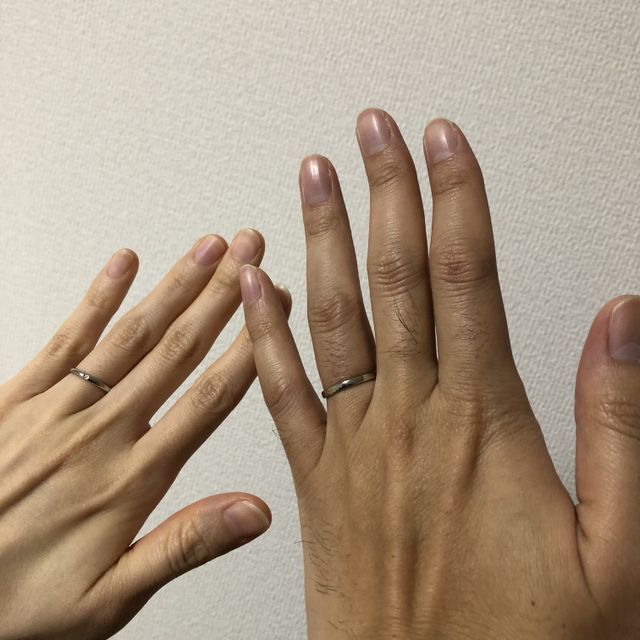 【銀座ダイヤモンドシライシの口コミ】 元々ゴツい指輪はあまり好きではなく、着用感をあまり感じないものを探し…