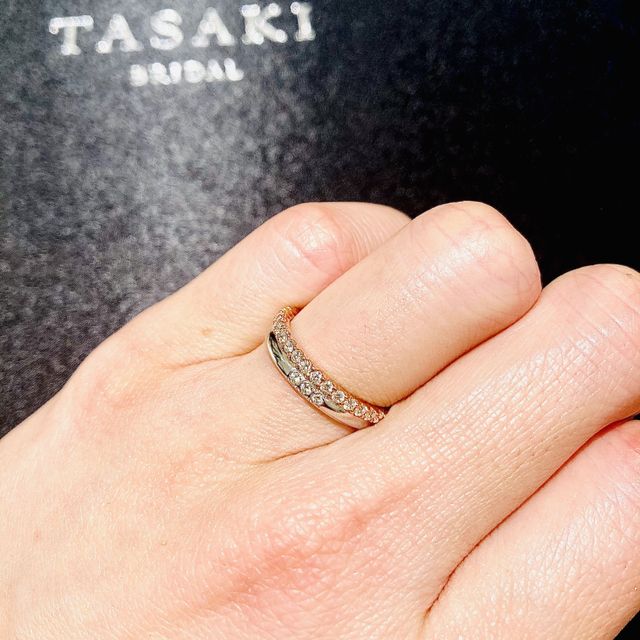 【TASAKI(タサキ)の口コミ】 エタニティリングに憧れがあり、結婚指輪に合うものを試着させていただき…