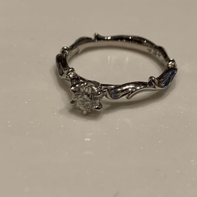 【ケイウノ ブライダル(K.UNO BRIDAL)の口コミ】 サプライズリングにしたかったのですが、他のブランドのサプライズリング…