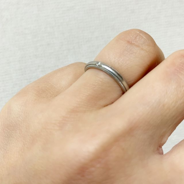 【4℃ BRIDAL(ヨンドシーブライダル)の口コミ】 手が小さくて指も短いし、仕事柄爪も短めです。シンプルなデザインの中で…