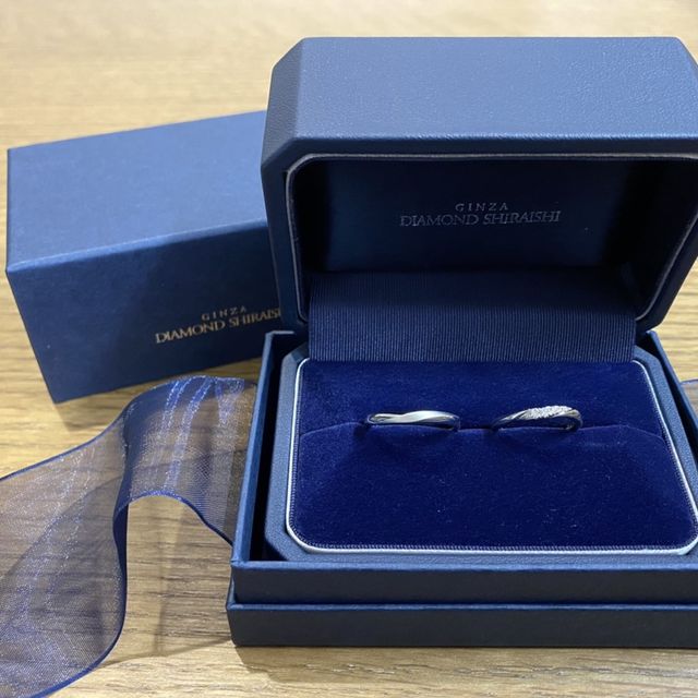 【銀座ダイヤモンドシライシの口コミ】 ダイヤモンドの素材で選んでいた。
ひかり方が派手すぎず、かといってくす…