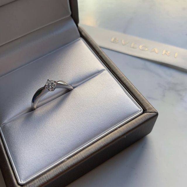 【ブルガリ(BVLGARI)の口コミ】 永遠・無限を意味するインフィニティのようなシェイプが特徴的です。ダイ…