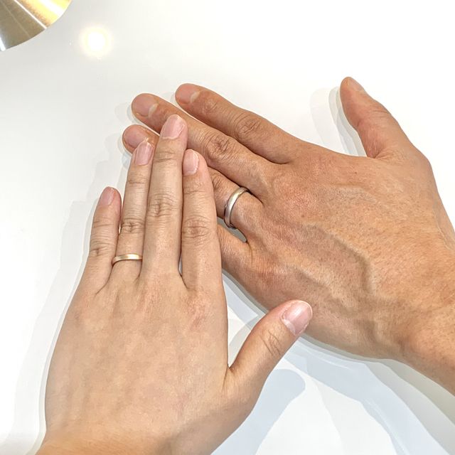 【鶴(mikoto)の口コミ】 表と裏で表面の質感を変えられるデザインに一目惚れしました！
男性用はプ…