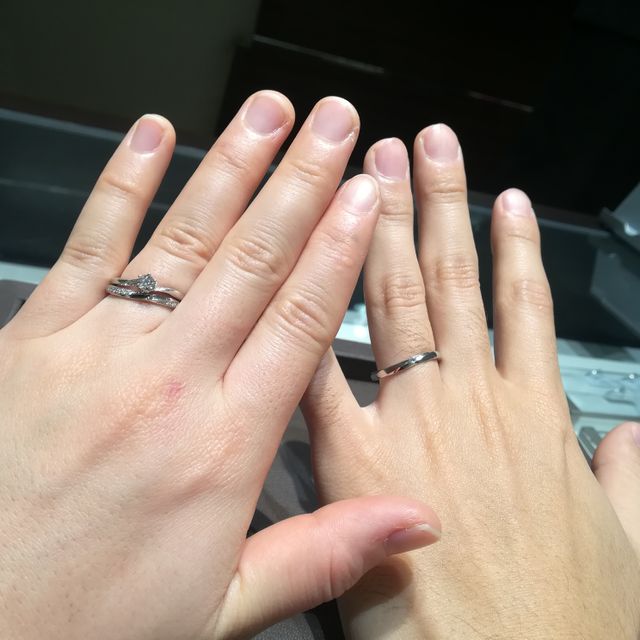 【アイプリモ(I-PRIMO)の口コミ】 決め手は指と指輪がいちばん綺麗に見えたからです。
結婚指輪は手の甲のカ…