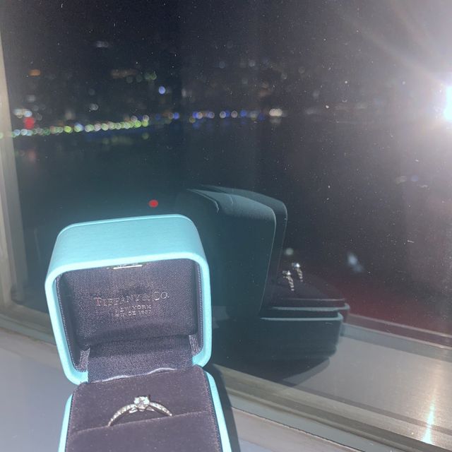 【ティファニー(Tiffany & Co.)の口コミ】 細めでダイヤが程よい大きさなので可愛らしく見えるところがお気に入りで…