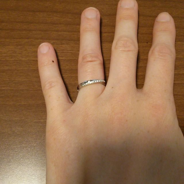 【銀座ダイヤモンドシライシの口コミ】 こども関係の仕事なので、可愛くてでも仕事に支障のないリングを探してい…