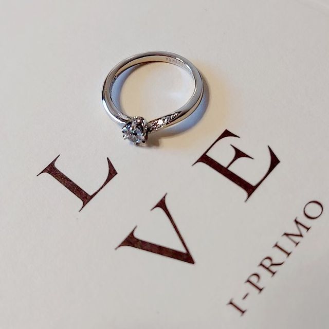 【アイプリモ(I-PRIMO)の口コミ】 価格とデザインで絞り込んで決めました。
デザインは、婚約指輪と結婚指輪…